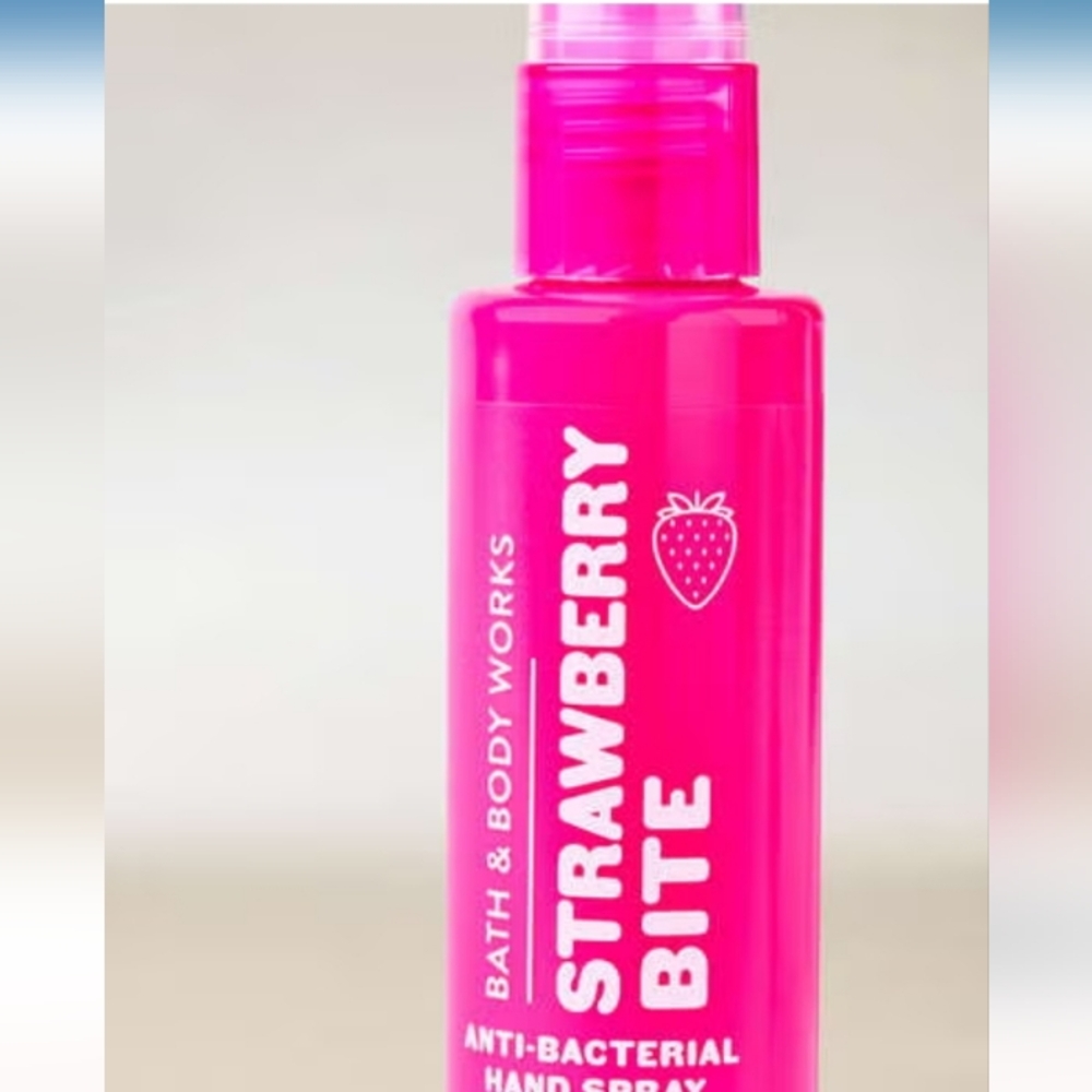 Bath & Body Works Strawberry Bite Anti-Bacterial Hand Gel - Vibrant Pink
